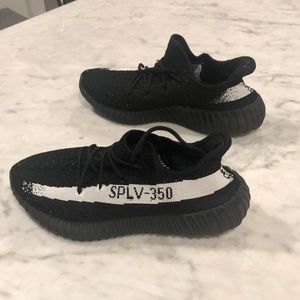 FAKE Yeezy 350 Oreo